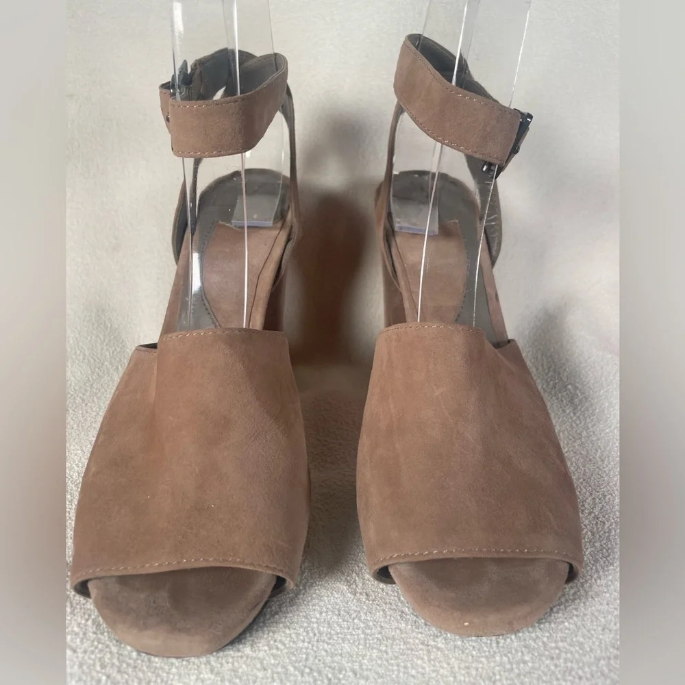DVF Rebel Suede Platform Block Heel Sandals Diane Von Furstenberg Taupe Sz 6.5
